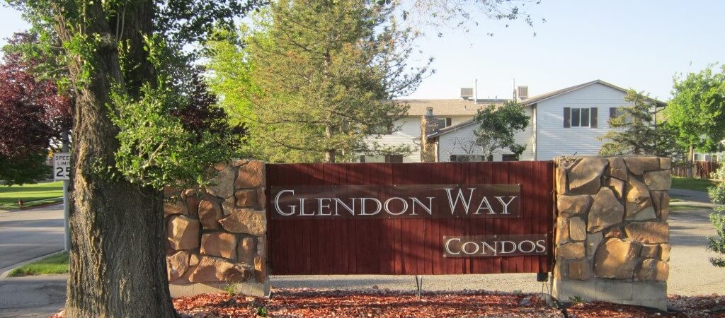 Glendon Way Sign